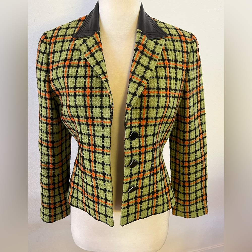 Vintage Plaid Blazer / Jacket with black Leather collar. Green Plaid. Size 4/6 - Picture 4 of 7